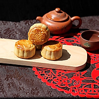 Illustration of how to make meat floss and egg yolk mooncakes 16