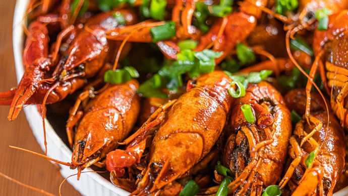 Get spicy crayfish in one pack