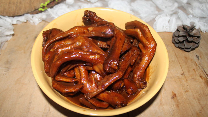 Braised duck feet and duck wings