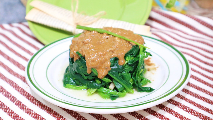 Spinach with Sesame Sauce