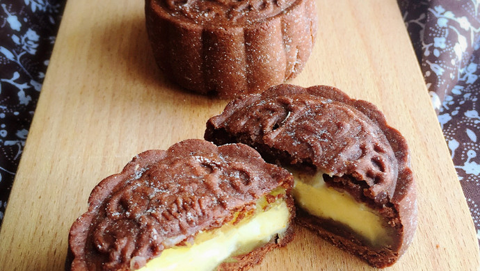 Chocolate Cheese Mooncake