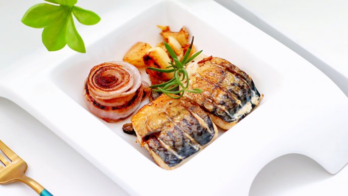 Pan-fried mackerel