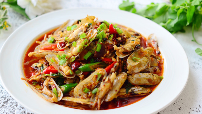 Spicy stir-fried razor clams