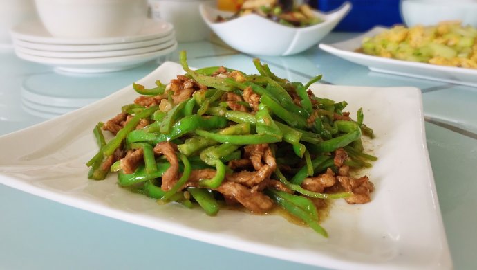 Shredded pork with green pepper