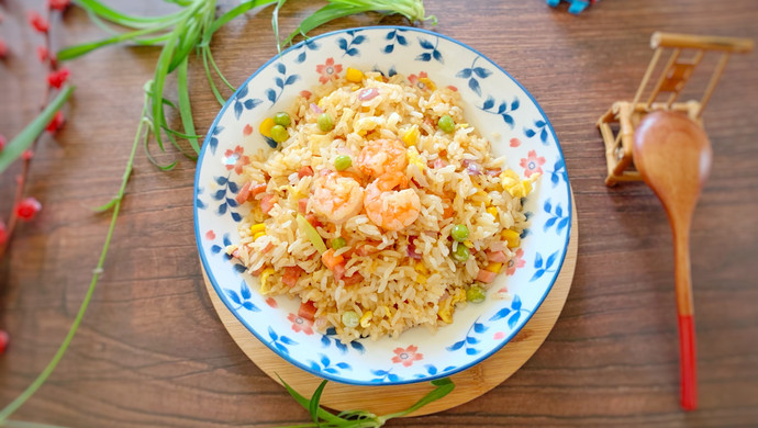 Fried rice with shrimps