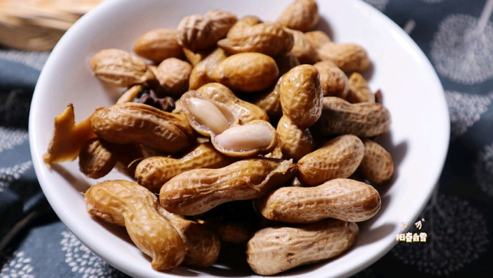 Braised Spiced Peanuts