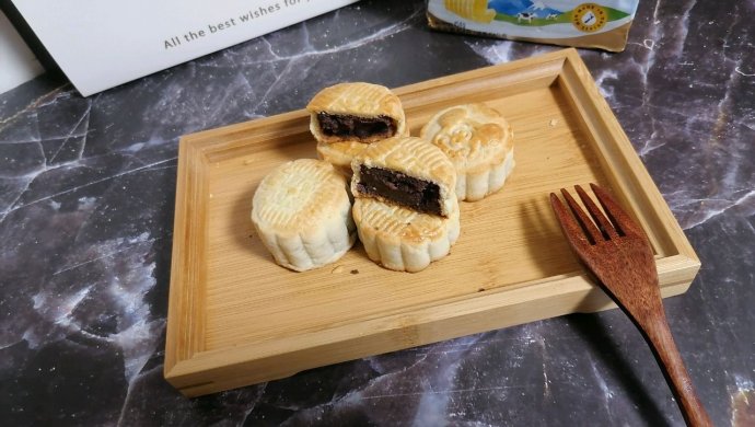 Red Bean Paste Mooncake