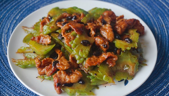 Stir-fried Beef with Lianggua