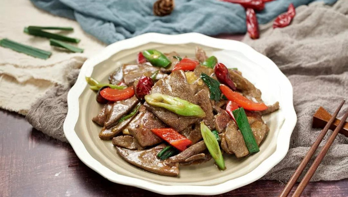 Stir-fried pork liver