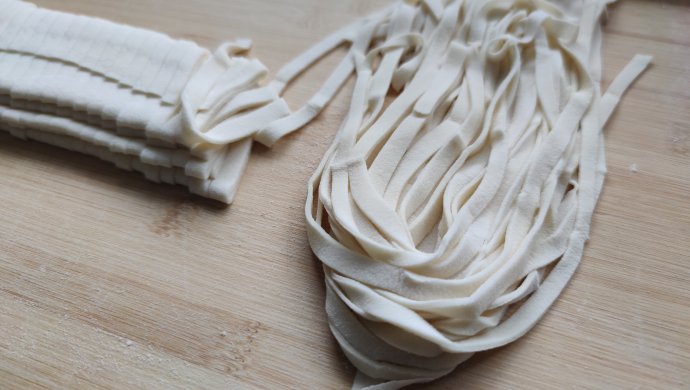 Traditional hand-rolled noodles