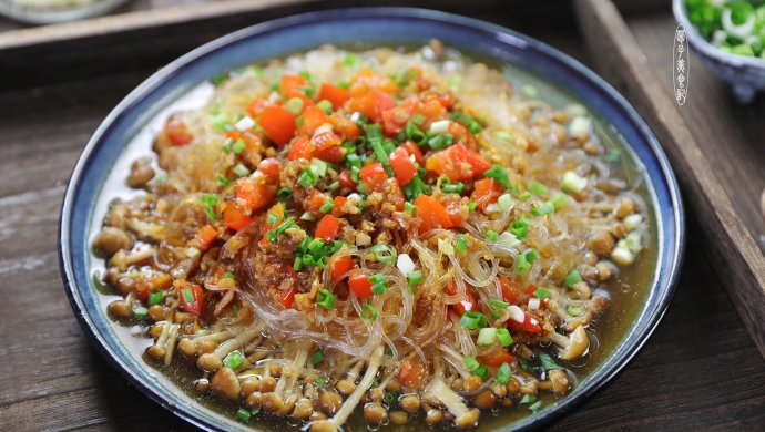 Garlic vermicelli with enoki mushrooms