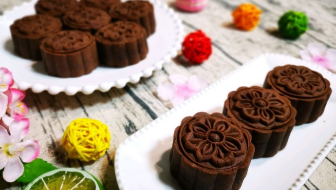 Chocolate Egg Yolk Mooncake