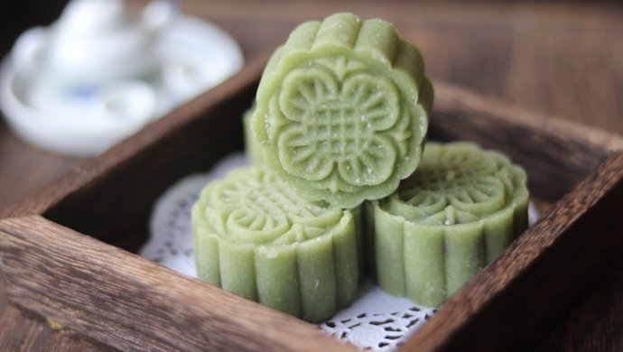 Matcha Cranberry Peach Mountain Skin Mooncake