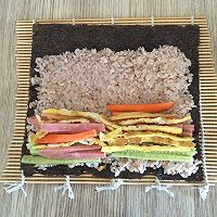 Illustration of how to make red stem rice kimbap 7