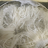 This is how to eat noodles in Dog Days - Illustration of how to make Sprite noodles 2