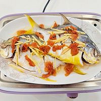 Summer appetizer steamed fish | Illustration of how to make sour plum golden pomfret 9