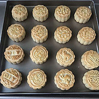 Cantonese Lotus Seed Mooncake (Homemade Filling) Recipe Illustration 17 