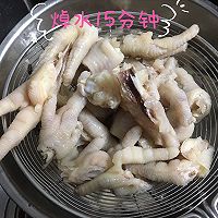 The soulful way to eat chicken feet - a must-have pickled pepper for late night snacks Illustration of how to make chicken feet 1