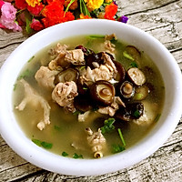 Illustration of how to make chicken soup with mushrooms and red dates 12