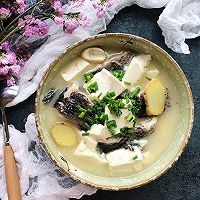 #How to eat in autumn#Illustration of how to make black fish tofu soup 9