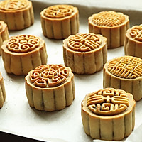 Cantonese egg yolk mooncake recipe 20