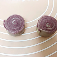 Purple sweet potato spiral egg yolk cake (with salty egg white, no waste method) ) Illustration of how to do it 11