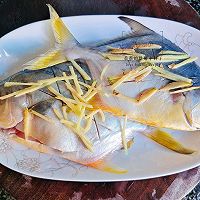 Summer appetizer steamed fish | Illustration of how to make sour plum golden pomfret 4