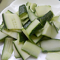 Illustration of how to make cucumber salad with yuba 2