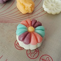 Illustration of how to make colorful three-dimensional fruit and vegetable snowskin mooncakes 11