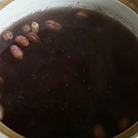 Illustration of how to make peanut red bean and purple rice porridge 3