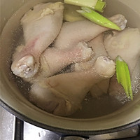 Lazy Man's Meal - Illustration of how to make chicken legs mixed with rice 2