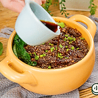 Illustration of how to make beef jerky clay pot rice 4