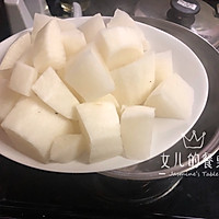 Autumn Moisturizing: Illustration of the Recipe of Black Pork Tubular Bone Radish Soup 3