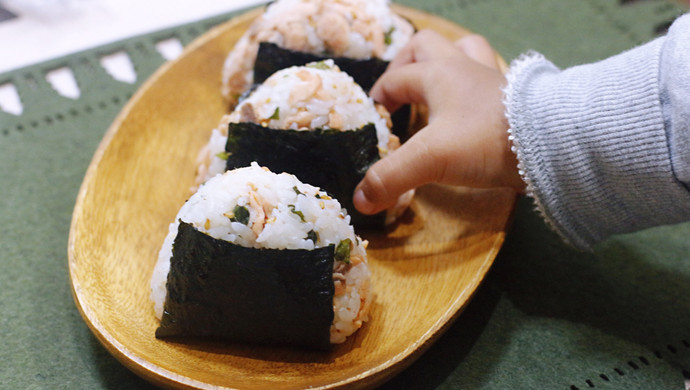 Salmon rice ball