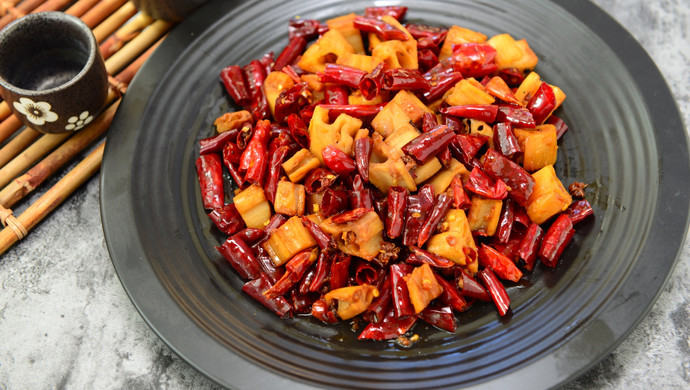 Spicy lotus root dices