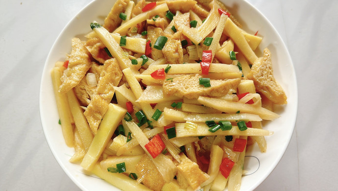 Stir-fried tofu with bamboo shoots