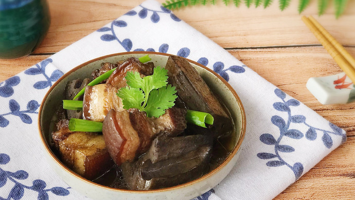 Braised Pork with Lotus Root