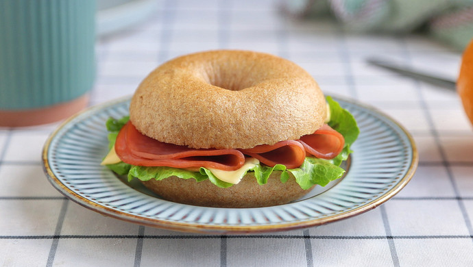 Whole Wheat Ham Bagel Sandwich