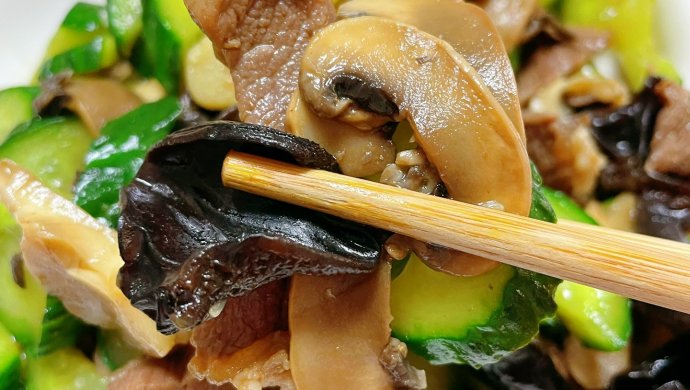 Stir-fried Pork with Mushrooms