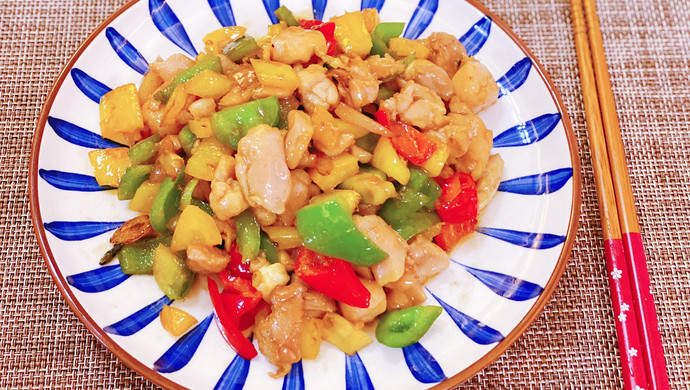 Cantonese three-color pepper stir-fried diced chicken