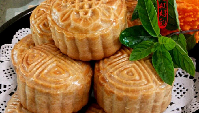 Bean Paste and Nut Mooncakes