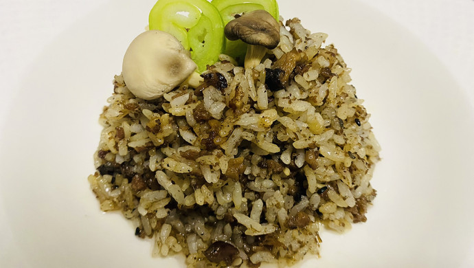 Late night snack, fried rice with mushroom and beef sauce