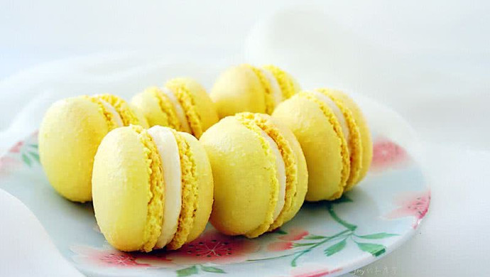 Lemon Macaron