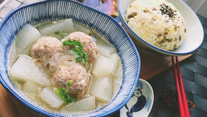 Winter melon and meatball soup and multigrain rice