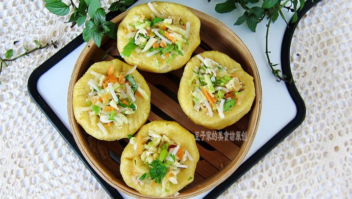 Corn flour steamed buns