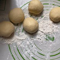 Illustration of how to make traditional bean paste bread rolls 3