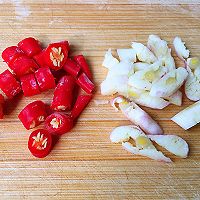 Illustration of how to make diced lotus root in oyster sauce and moisturize in autumn 6