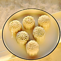 Snowskin Mooncake with Pumpkin Filling# Show off your reunion dinner #How to practice illustration 7