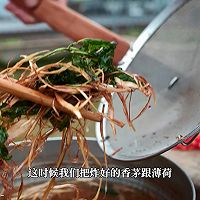 #东古丝丝狠百熟#Watch the World Cup lemongrass as a side dish Illustration of how to make raw Canadian Arctic shrimp 7