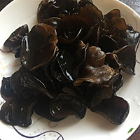 Fried black fungus and yam#If you don’t lose weight in spring, you will get a lot of meat in summer. #How to practice illustration 1